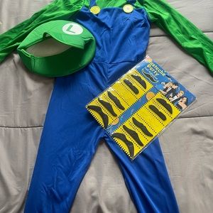 Luigi costume. Fits 6yr-8